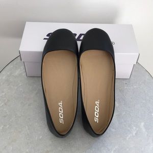 SODA black flats size 5 1/2
